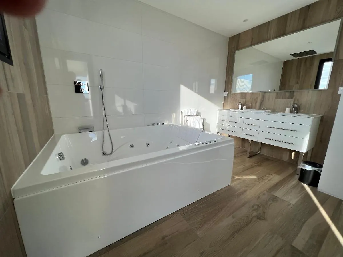 ***** Bed & Breakfast Villa Miami Les Issambres Francia
